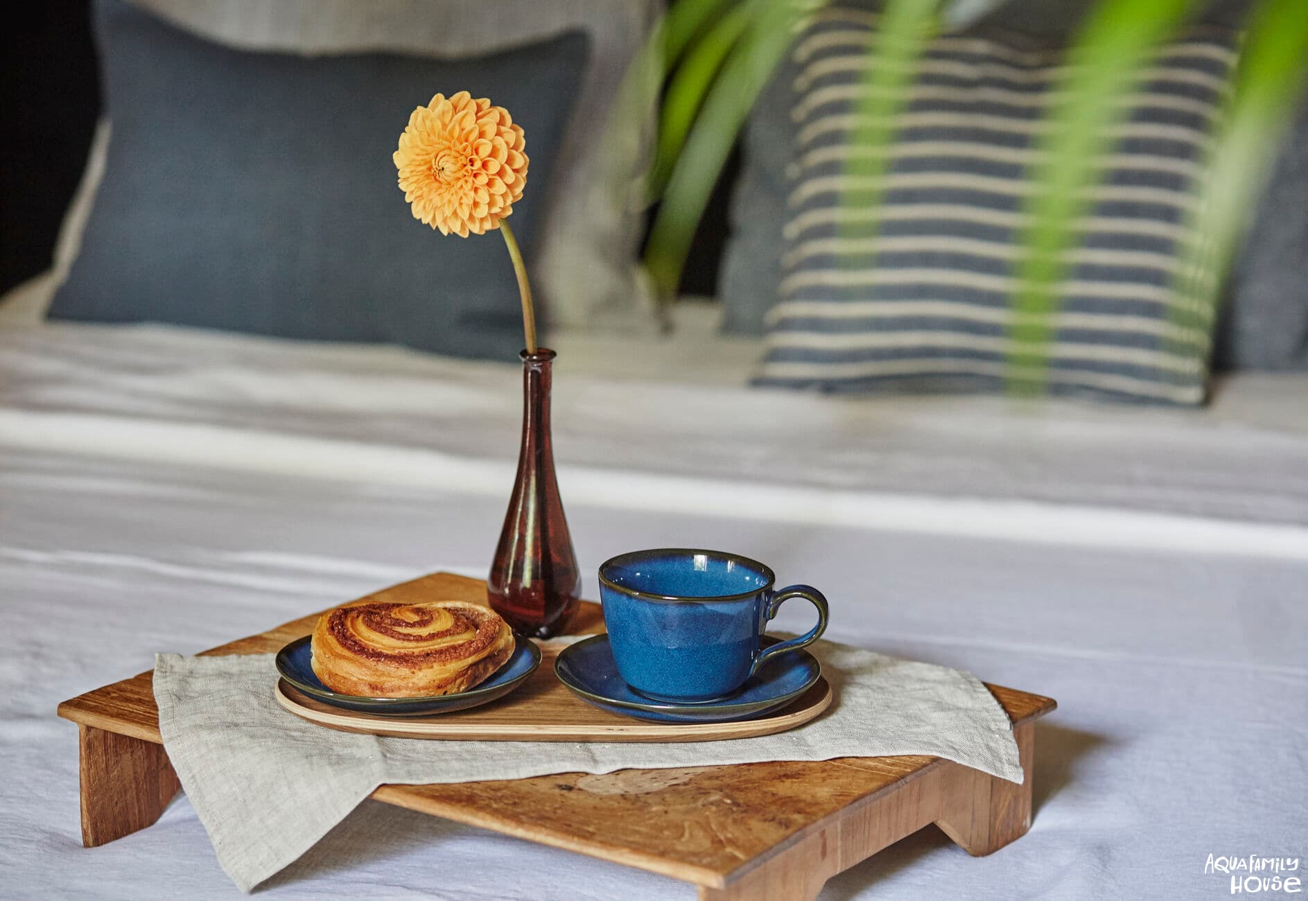 śniadanie w łóżku